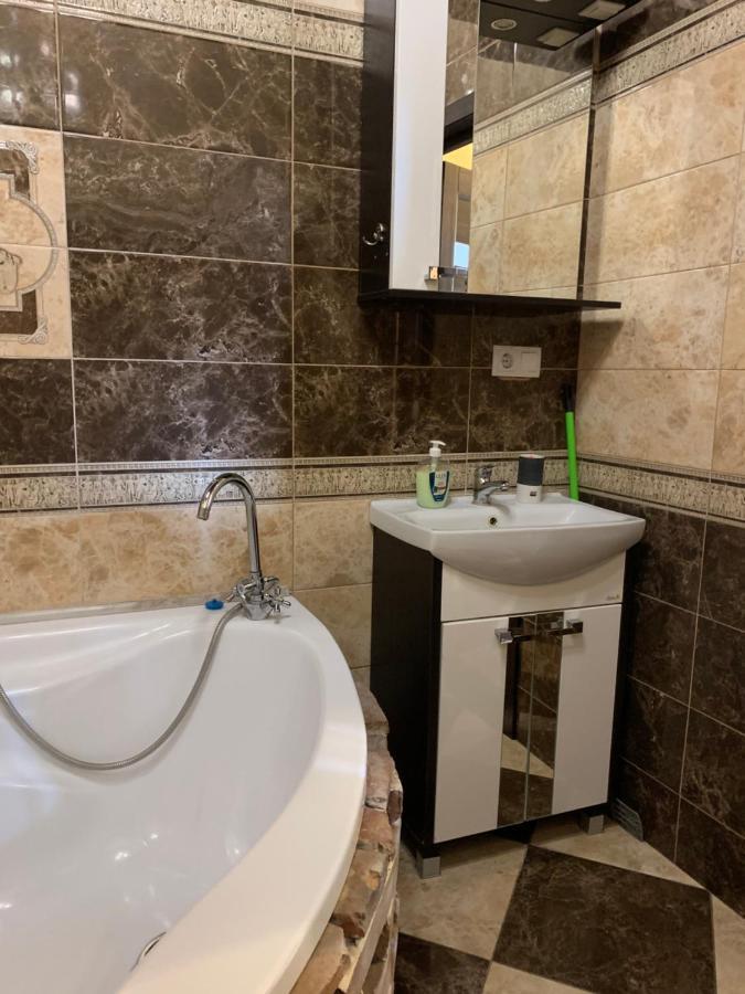 Apartment In Sacyjalistycnaja 39 Grodno Luaran gambar